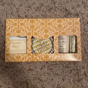 Tyler Candle a glamorous Gift Set